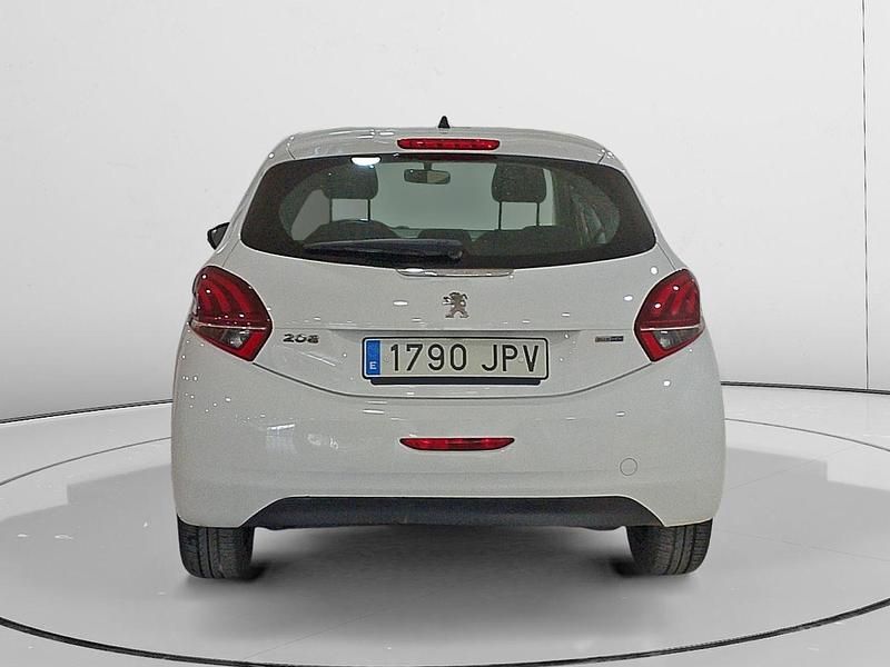 Usado Peugeot 208 Access 75 CV (55 kW) 2016 Blanco Utilitario