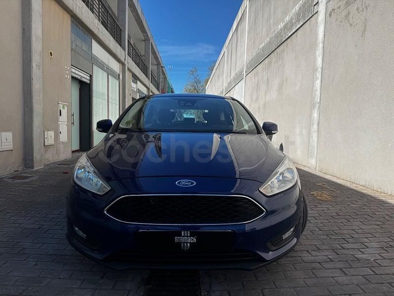 Begagnad Ford Focus Sport 115 HK (84 kW) 2015 Blå Sedan
