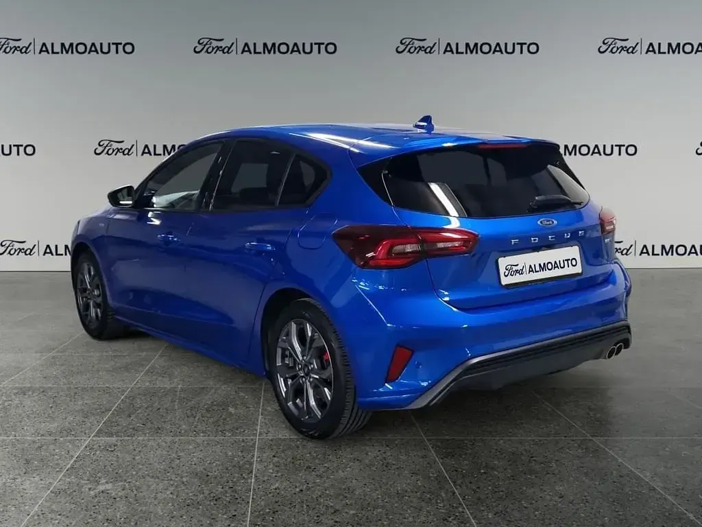 Usado Ford Focus ST-Line 125 CV (91 kW) 2022 Azul desert island (metalizado) Berlina