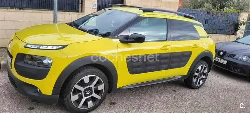 Usado Citroën C4 Feel 82 CV (60 kW) 2015 Amarillo Berlina