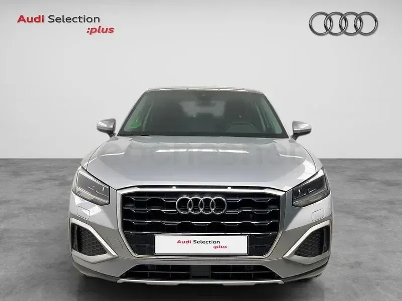 Usado Audi Q2 Advanced Plus 116 CV (85 kW) 2025 Gris / plata SUV