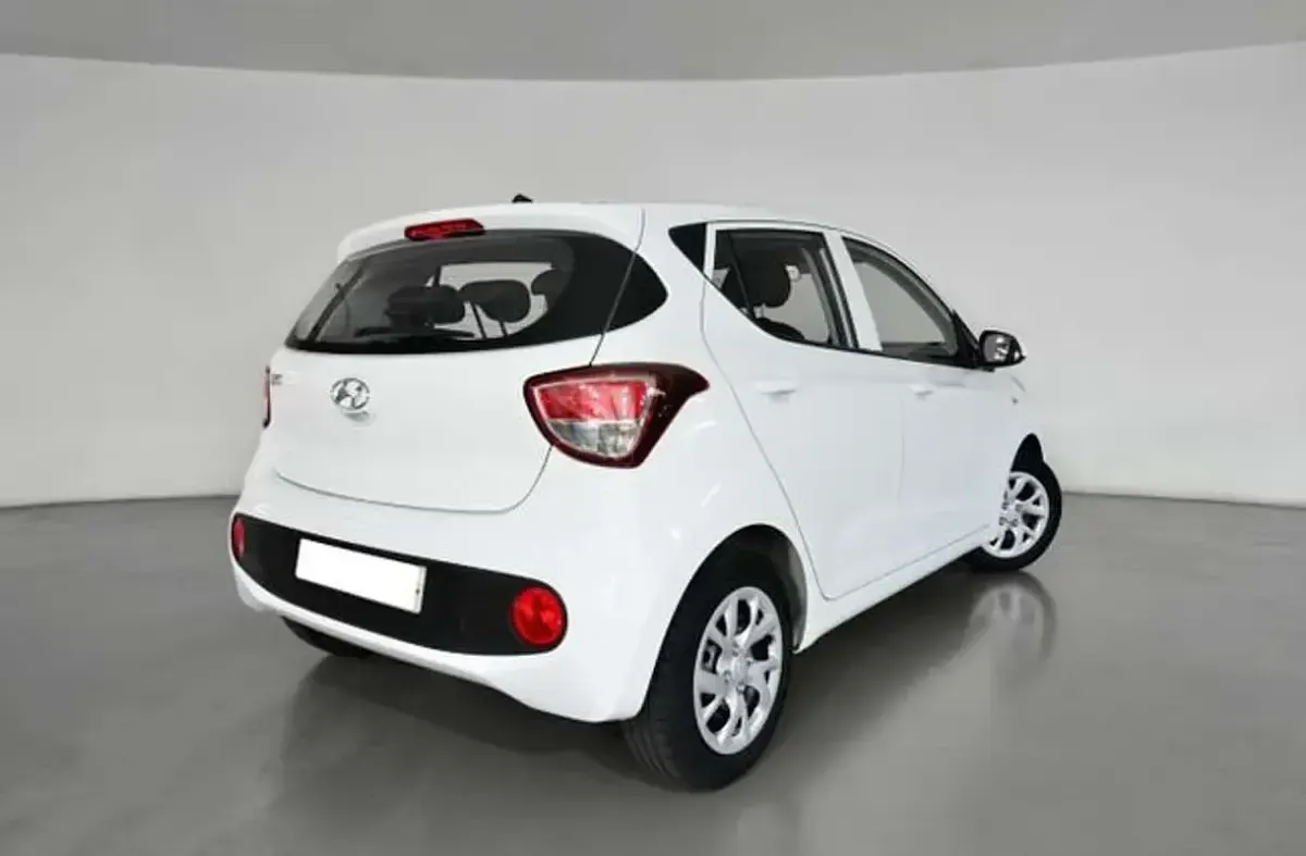 Usado Hyundai i10 Classic 87 CV (63 kW) 2019 Blanco Utilitario