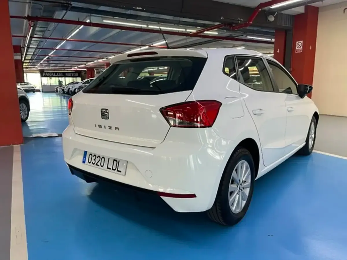 Usado Seat Ibiza Style Plus 80 CV (58 kW) 2020 Blanco Utilitario
