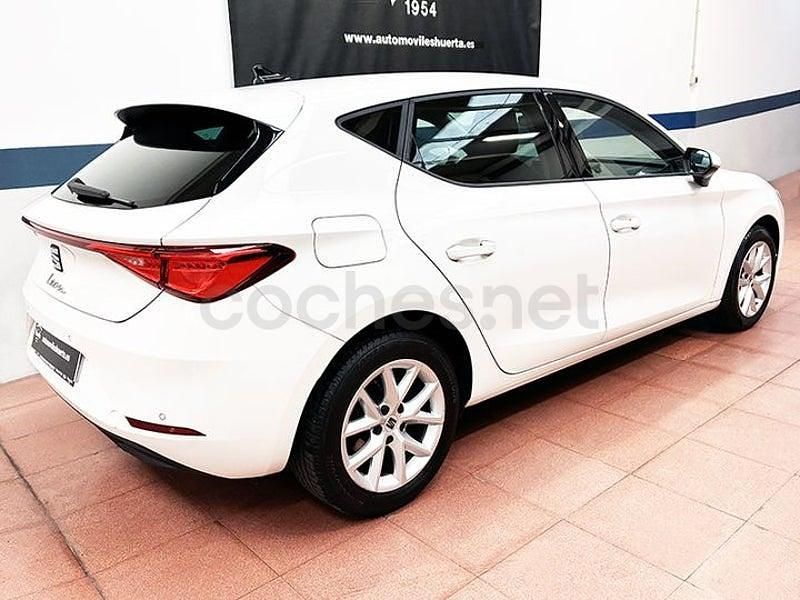 Usado Seat Leon Style 115 CV (84 kW) 2021 Blanco Berlina