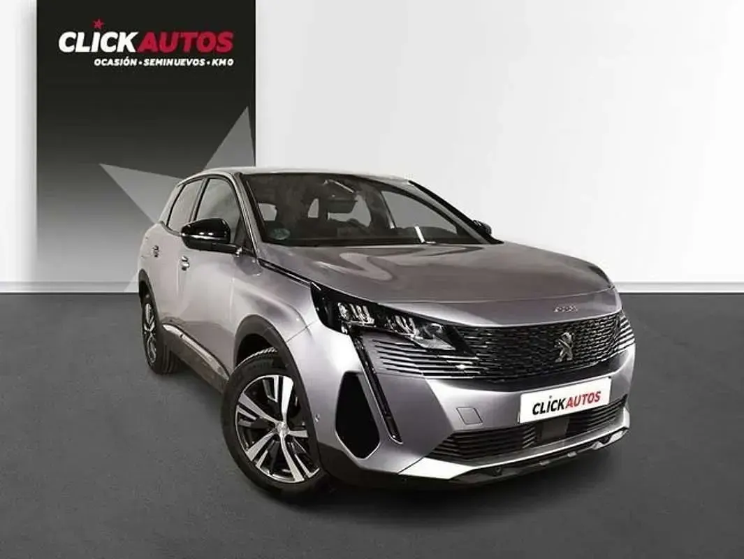 Usado Peugeot 3008 Allure 131 CV (96 kW) 2023 Gris SUV