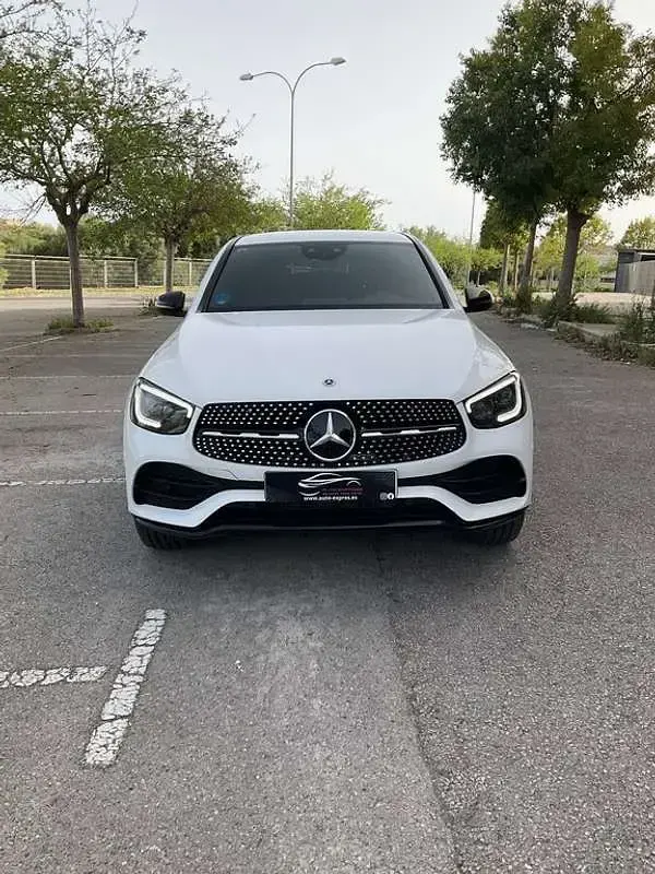 Usado Mercedes GLC350 320 CV (235 kW) 2021 Blanco SUV