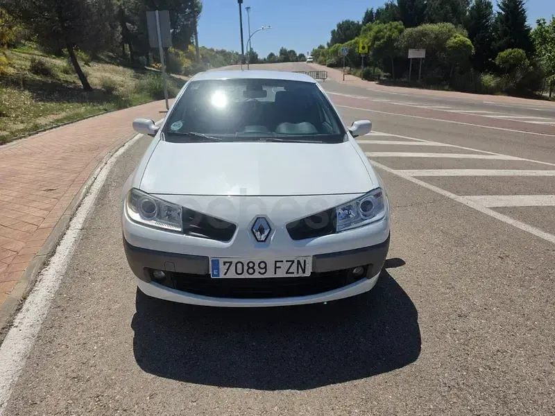 Usado Renault Mégane Expression 105 CV (77 kW) 2008 Blanco Berlina