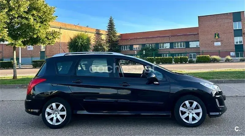 Usado Peugeot 308 SW 110 CV (80 kW) 2010 Negro Familiar