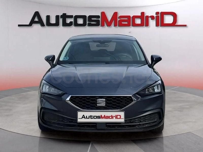 Usado Seat Leon Style 110 CV (80 kW) 2022 Gris / plata Berlina