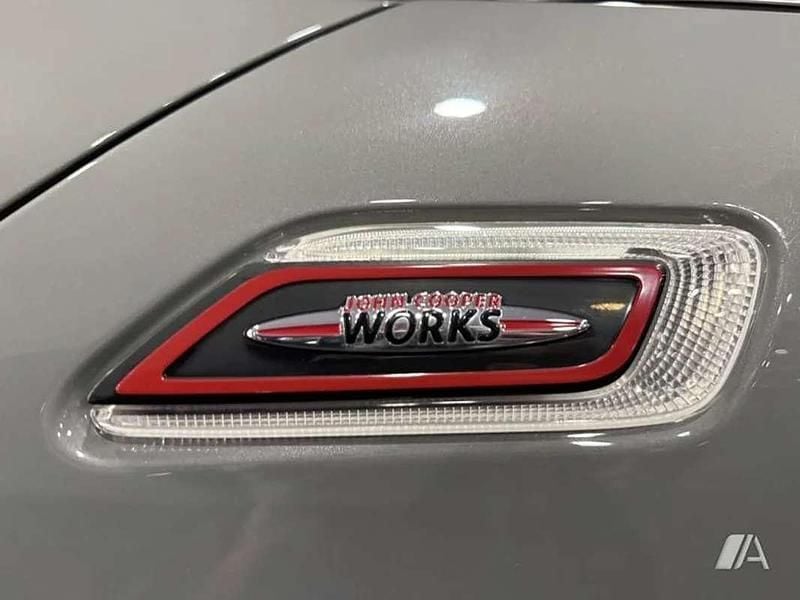 Usado Mini John Cooper Works 306 CV (225 kW) 2021 Gris Utilitario