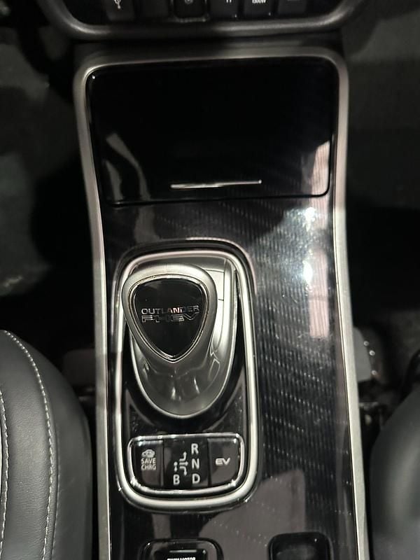 Usado Mitsubishi Outlander P-HEV 230 CV (169 kW) 2021 Gris SUV