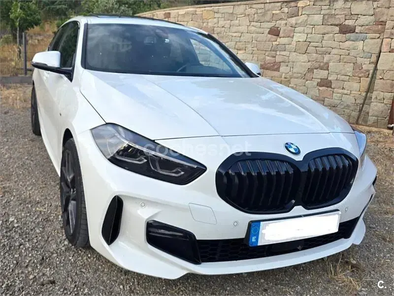Usado BMW 118 Comfort Edition 150 CV (110 kW) 2023 Blanco Utilitario