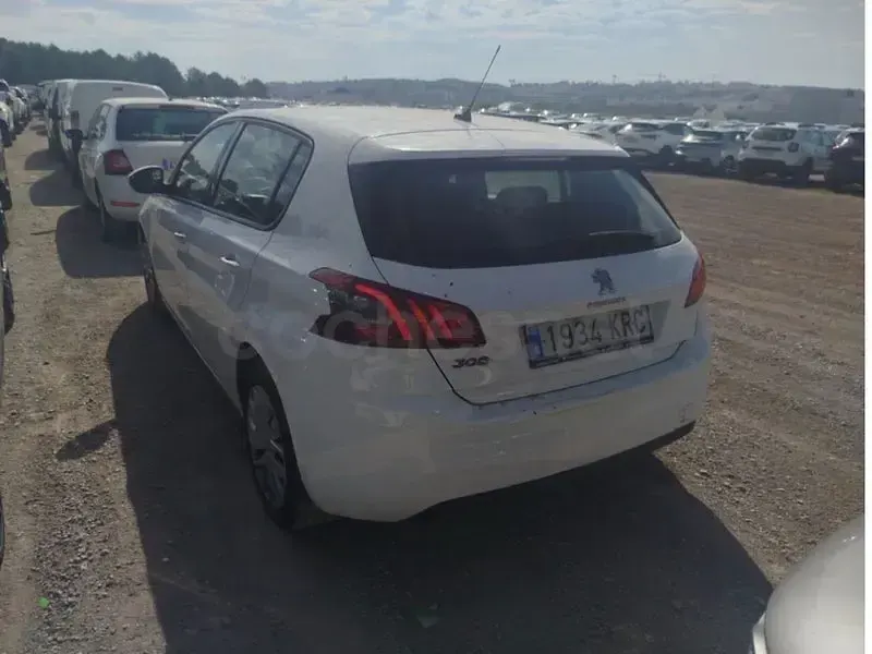 Usado Peugeot 308 Business-Line 130 CV (95 kW) 2018 Blanco Berlina