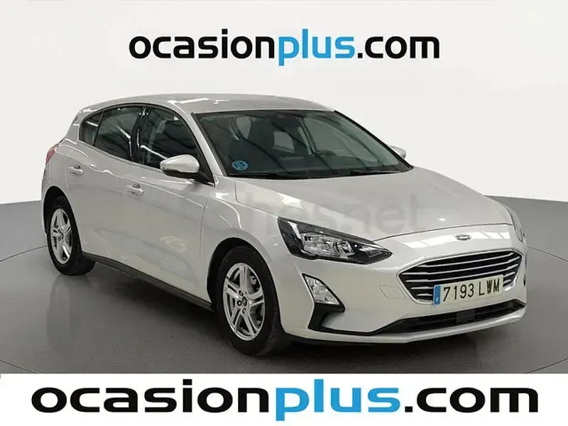 Usado Ford Focus Trend 95 CV (69 kW) 2022 Gris / plata Berlina
