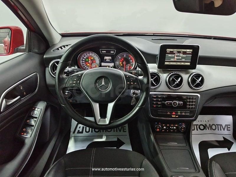 Usado Mercedes GLA200 Urban 136 CV (100 kW) 2015 Granate SUV