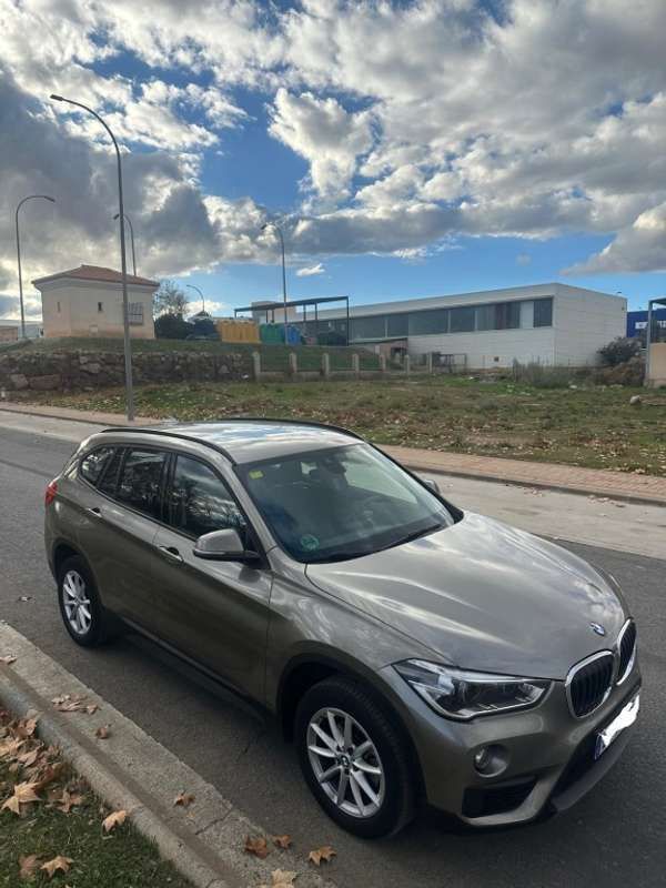 Gris Usado 2018 BMW X1 SUV | 19.900 € (Precio justo) - Imagen 1/4