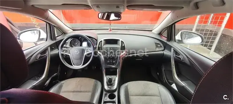 Usado Opel Astra Excellence 110 CV (80 kW) 2011 Blanco Berlina