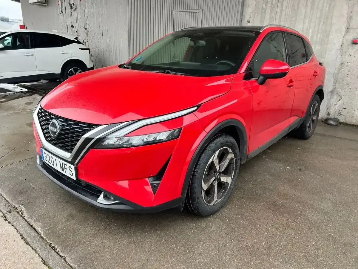 Usado Nissan Qashqai N-Connecta 140 CV (102 kW) 2023 Rojo SUV