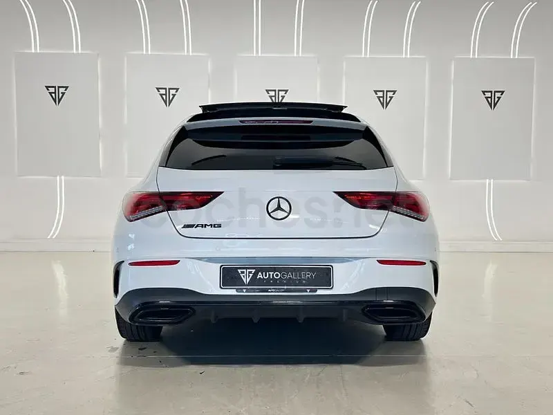 Usado Mercedes CLA200 Shooting Brake 150 CV (110 kW) 2022 Blanco Familiar