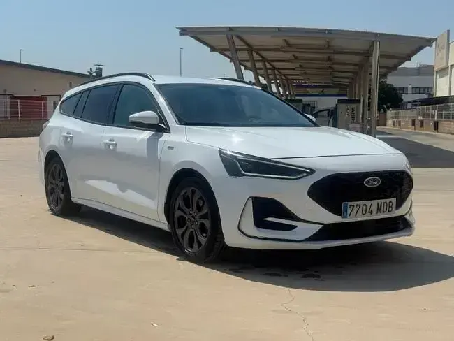Usado Ford Focus ST-Line 155 CV (114 kW) 2022 Blanco Familiar
