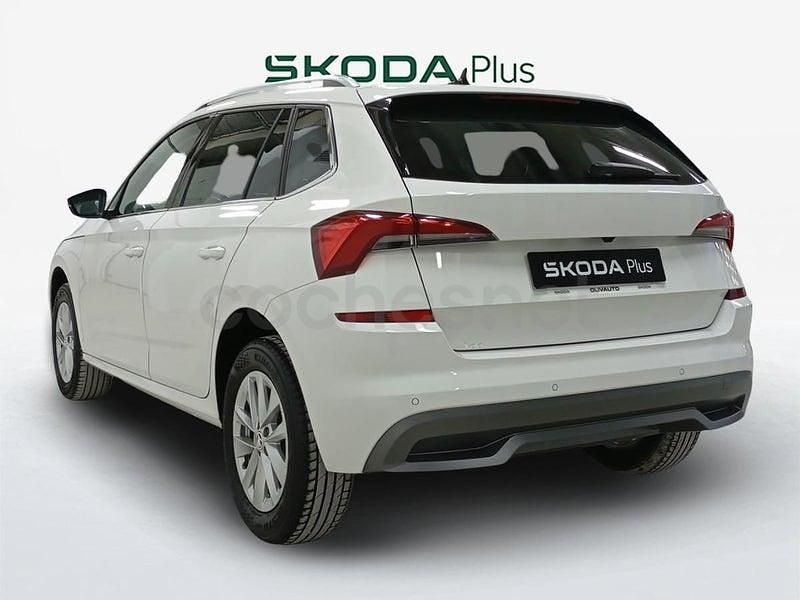 Usado Skoda Kamiq Ambition 110 CV (80 kW) 2023 Blanco SUV