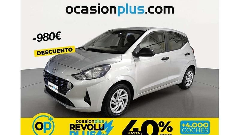 Usado Hyundai i10 67 CV (49 kW) 2022 Plateado Utilitario