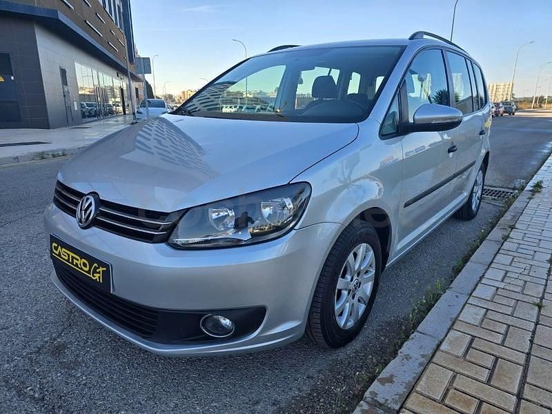 Usado VW Touran Advance 105 CV (77 kW) 2011 Gris / plata Monovolumen