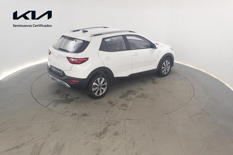 Usado Kia Stonic 100 CV (73 kW) 2025 Clear white SUV