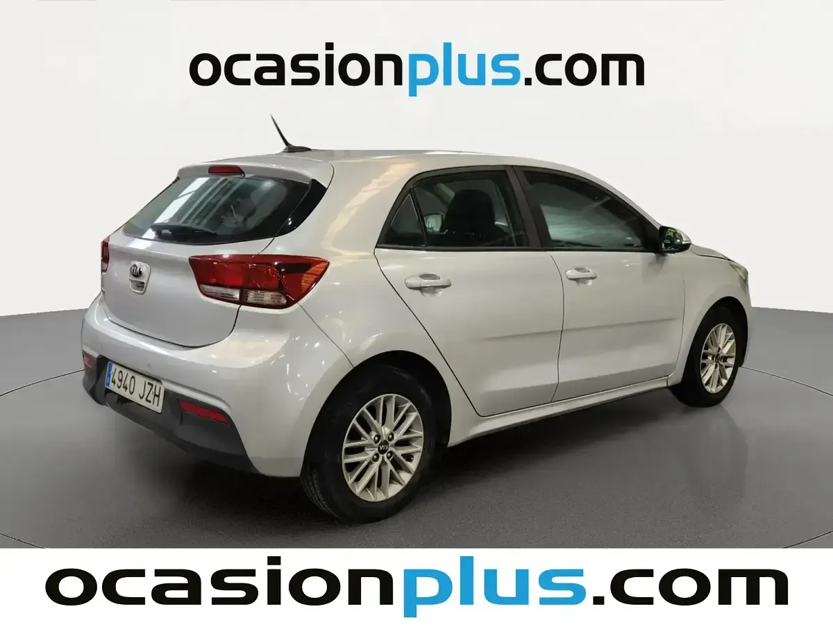 Usado Kia Rio 84 CV (61 kW) 2017 Gris
