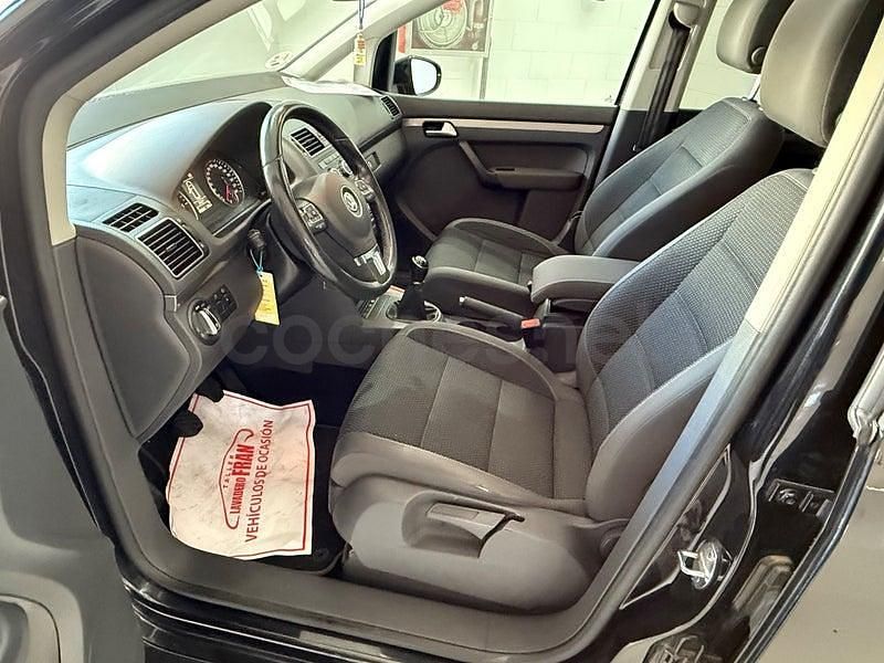Usado VW Touran Edition 105 CV (77 kW) 2015 Negro Monovolumen