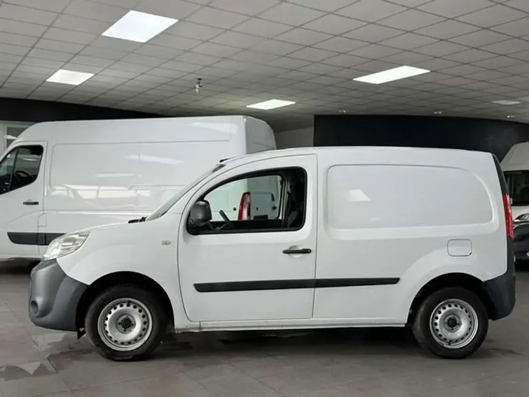 Usado Renault Kangoo 90 CV (66 kW) 2019 Blanco Monovolumen