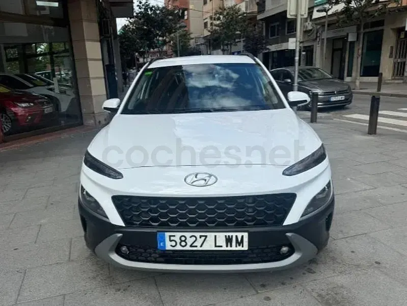 Usado Hyundai Kona 120 HP (88 kW) 2022 Branco SUV