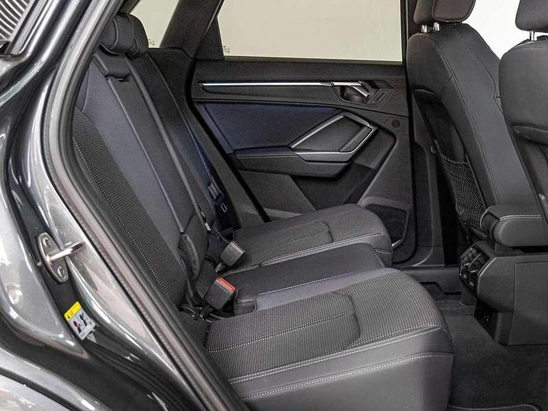 Usado Audi Q3 Ambiente 150 CV (110 kW) 2025 Gris SUV