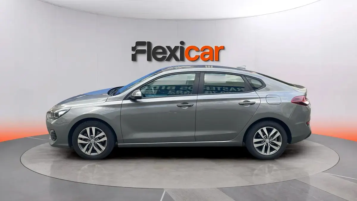 Usado Hyundai i30 120 CV (88 kW) 2018 Marrón Familiar