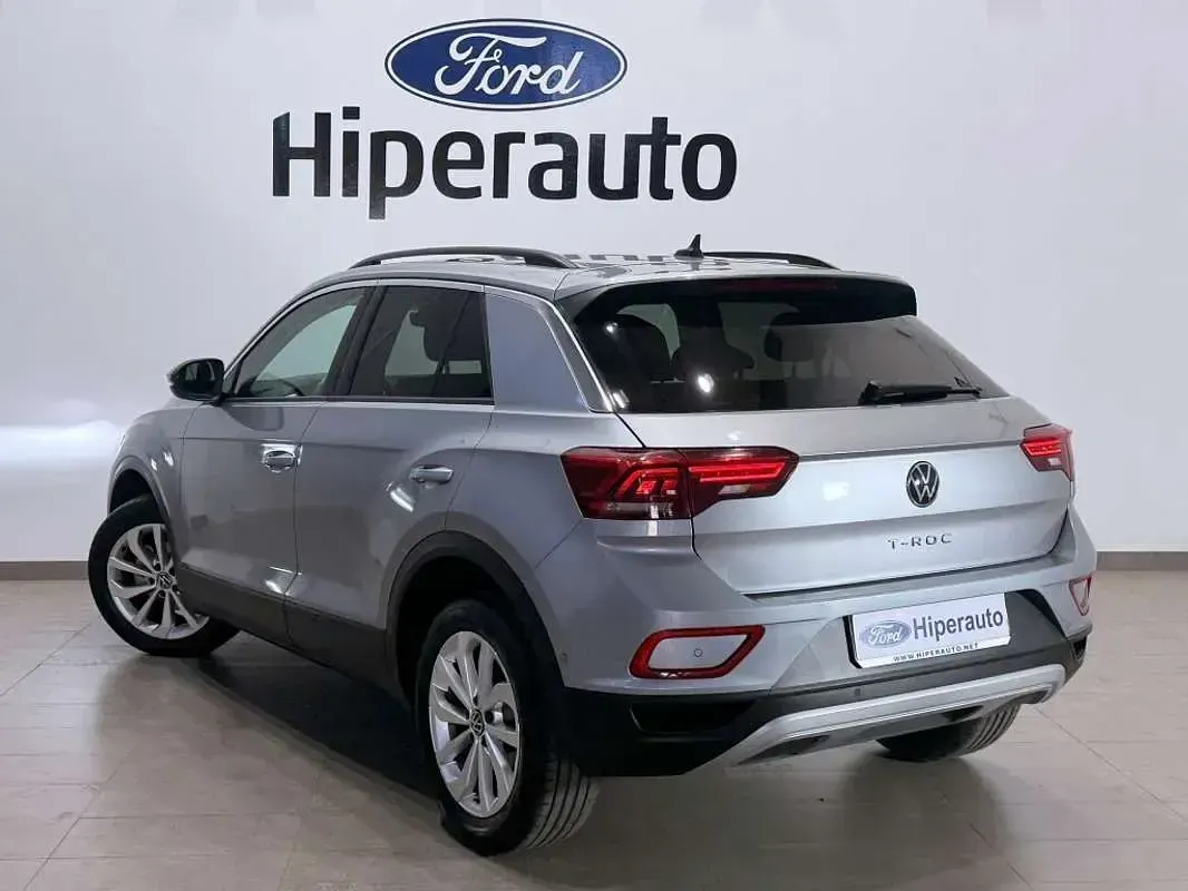 Usado VW T-Roc Life 110 CV (80 kW) 2023 Plateado SUV