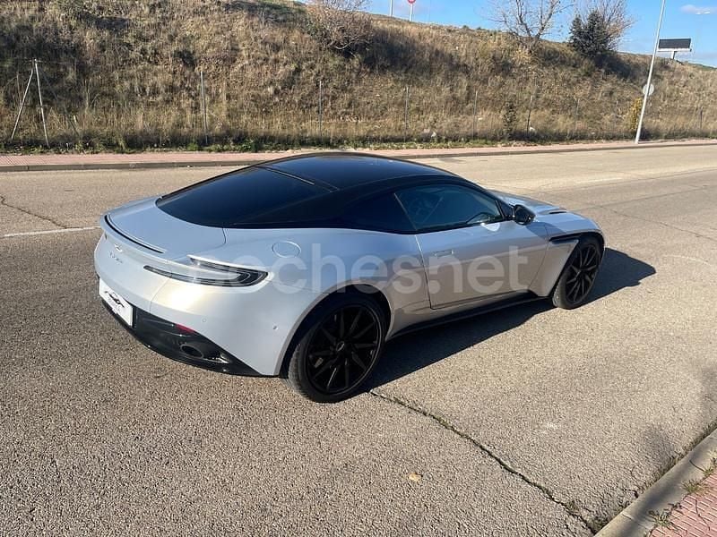 Usado Aston Martin DB11 510 CV (375 kW) 2021 Gris / plata Coupe