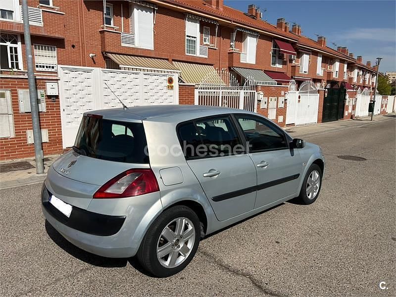 Gris / plata Usado 2003 Renault Mégane II Dynamique Berlina | 1200 € (Super precio) - Imagen 1/4