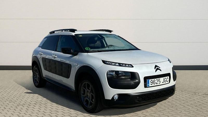 Usado Citroën C4 Feel 100 CV (73 kW) 2015 Blanco SUV