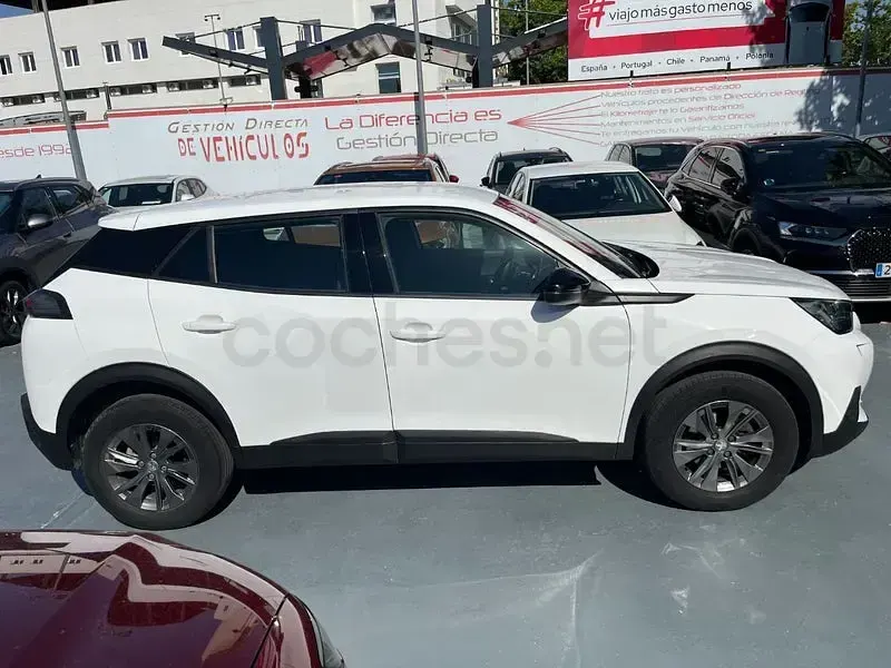 Usado Peugeot 2008 Active 100 CV (73 kW) 2022 Blanco SUV