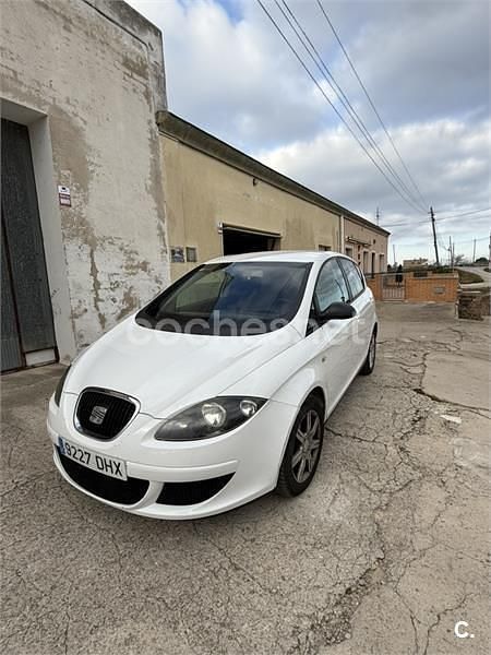 Usado Seat Altea Stylance 105 CV (77 kW) 2005 Blanco Monovolumen
