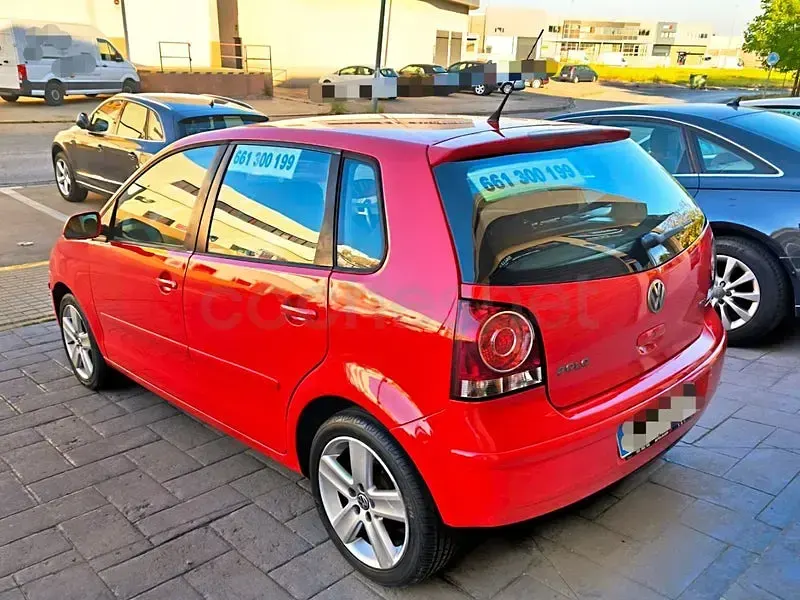 Usado VW Polo Advance 70 CV (51 kW) 2006 Rojo Utilitario