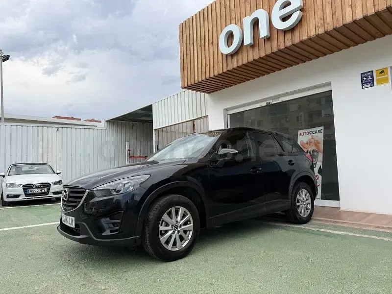 Usado Mazda CX-5 Luxury 150 CV (110 kW) 2016 Negro SUV