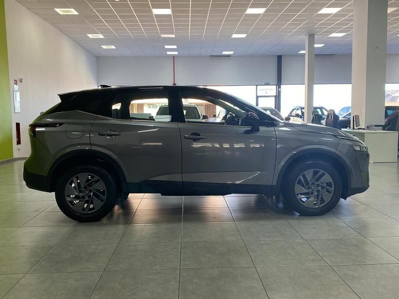 Usado Nissan Qashqai Acenta 158 CV (116 kW) 2024 Gris SUV