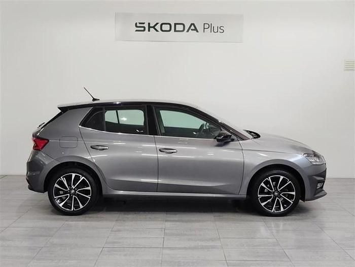 Usado Skoda Fabia Style 110 HP (80 kW) 2022 Cinzento Citadino