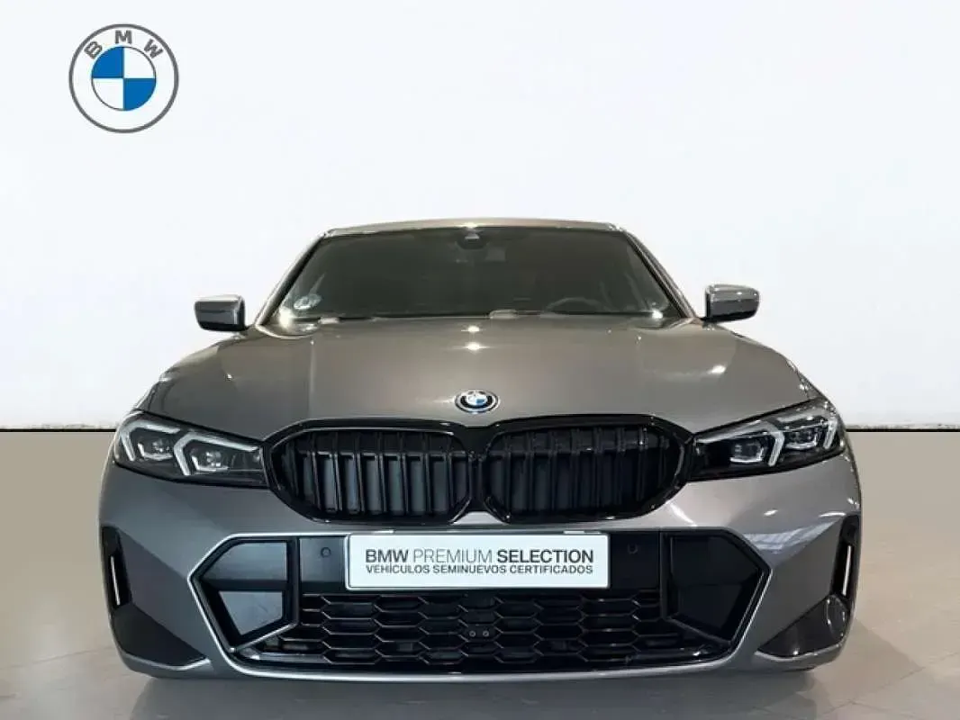 Usado BMW 330e Comfort Edition 292 CV (214 kW) 2025 Gris Berlina