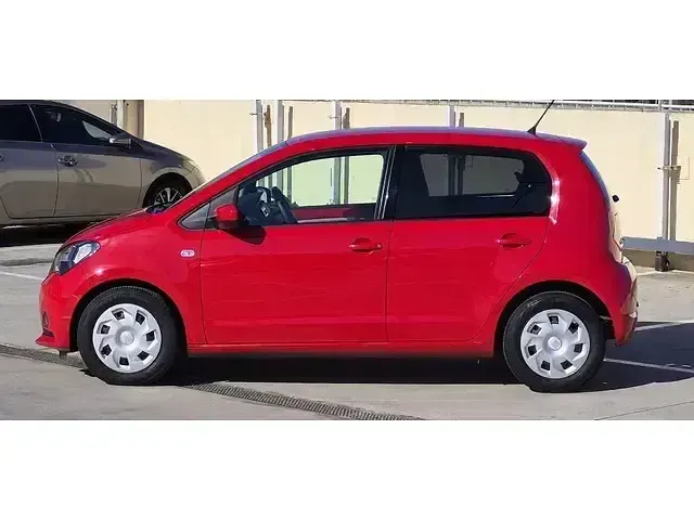 Usado Seat Mii Style 75 CV (55 kW) 2019 Rojo Utilitario