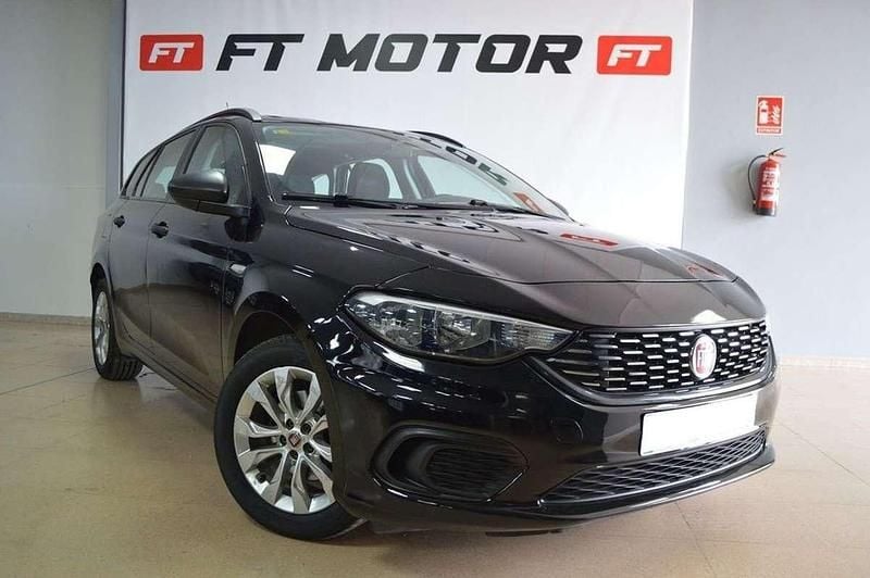 Negro Usado 2019 Fiat Tipo Lounge Familiar | 9499 € (Precio justo) - Imagen 1/4