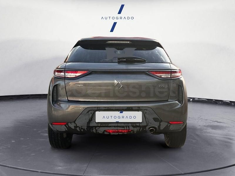 Usado DS Automobiles DS3 Crossback So Chic 110 CV (80 kW) 2021 Gris / plata SUV