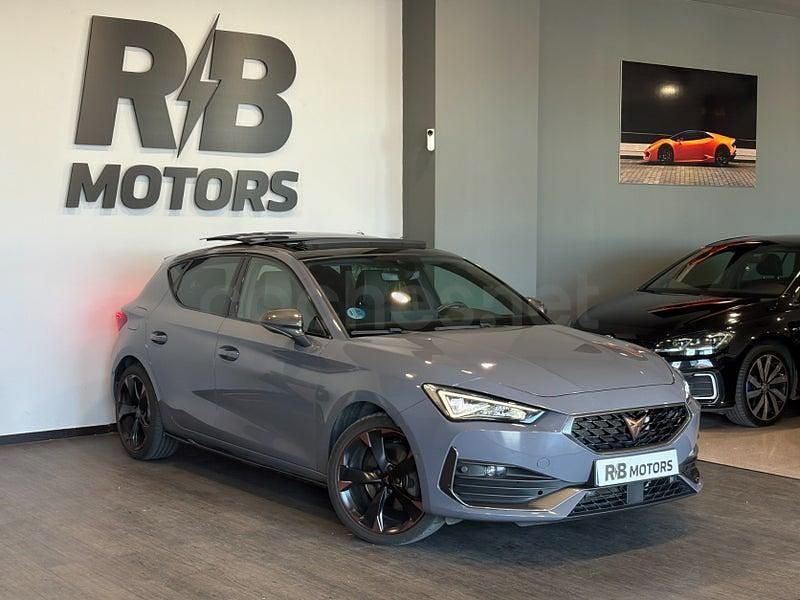 Usado Cupra Leon 150 CV (110 kW) 2022 Gris / plata Berlina