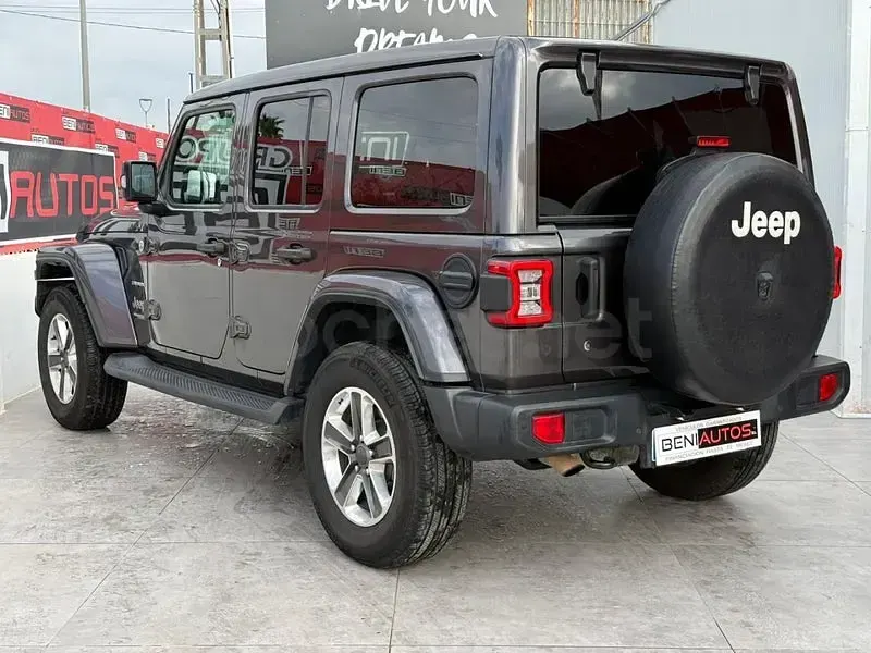 Usado Jeep Wrangler Sahara 200 CV (147 kW) 2020 Gris / plata SUV